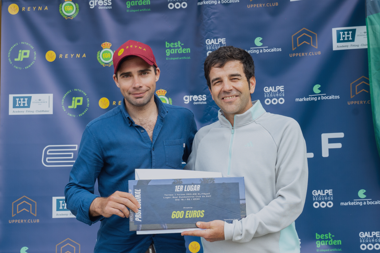 hombre-jugando-al-golf hombre jugando al golf